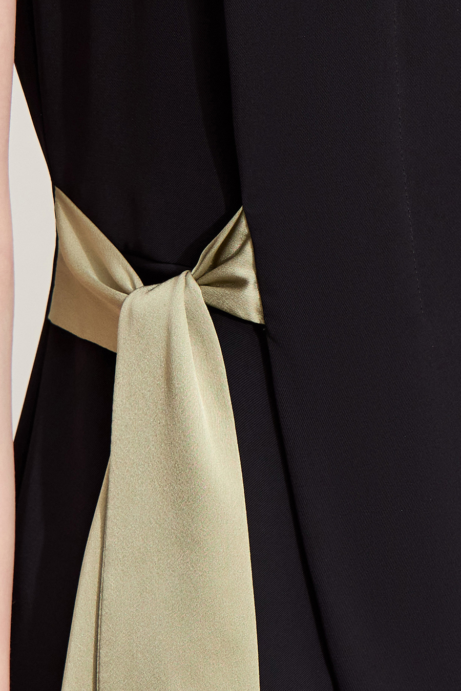 Contrast Tie Dress