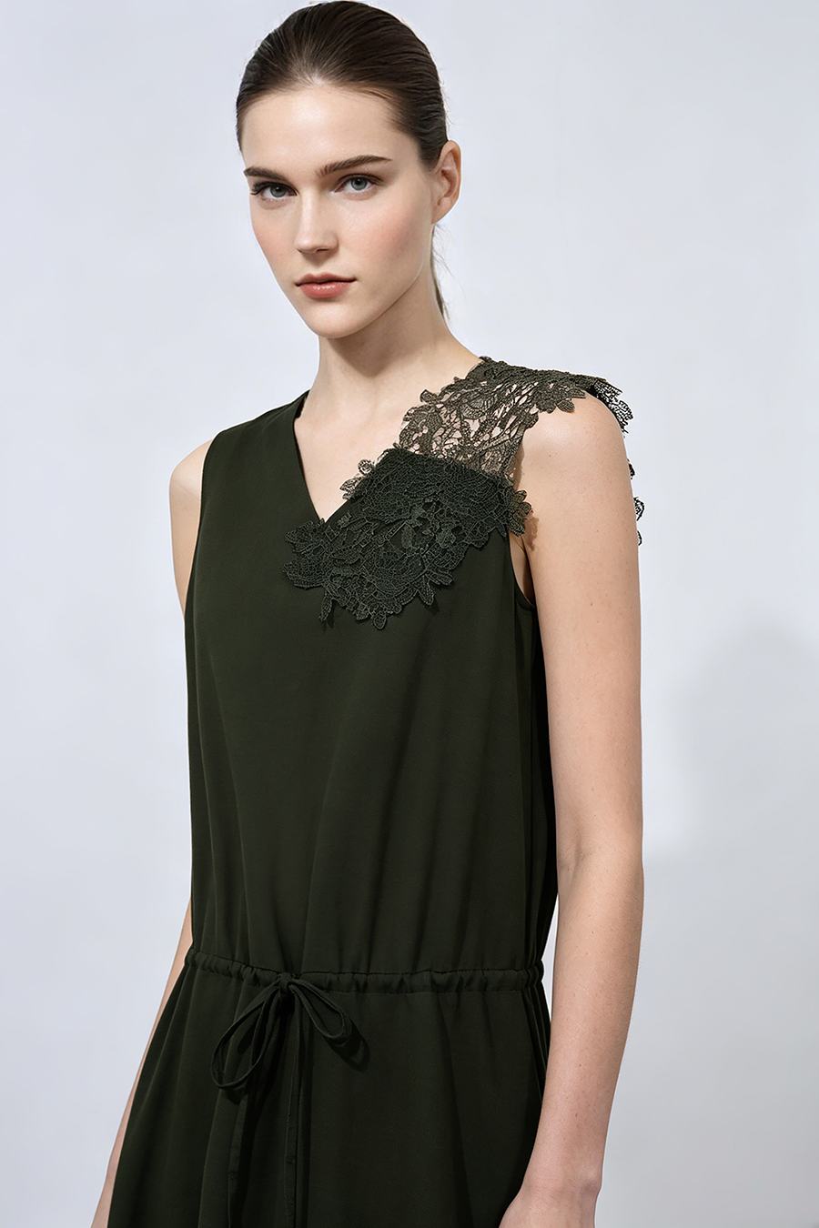 Lace Spliced V-neck Dress|AMII