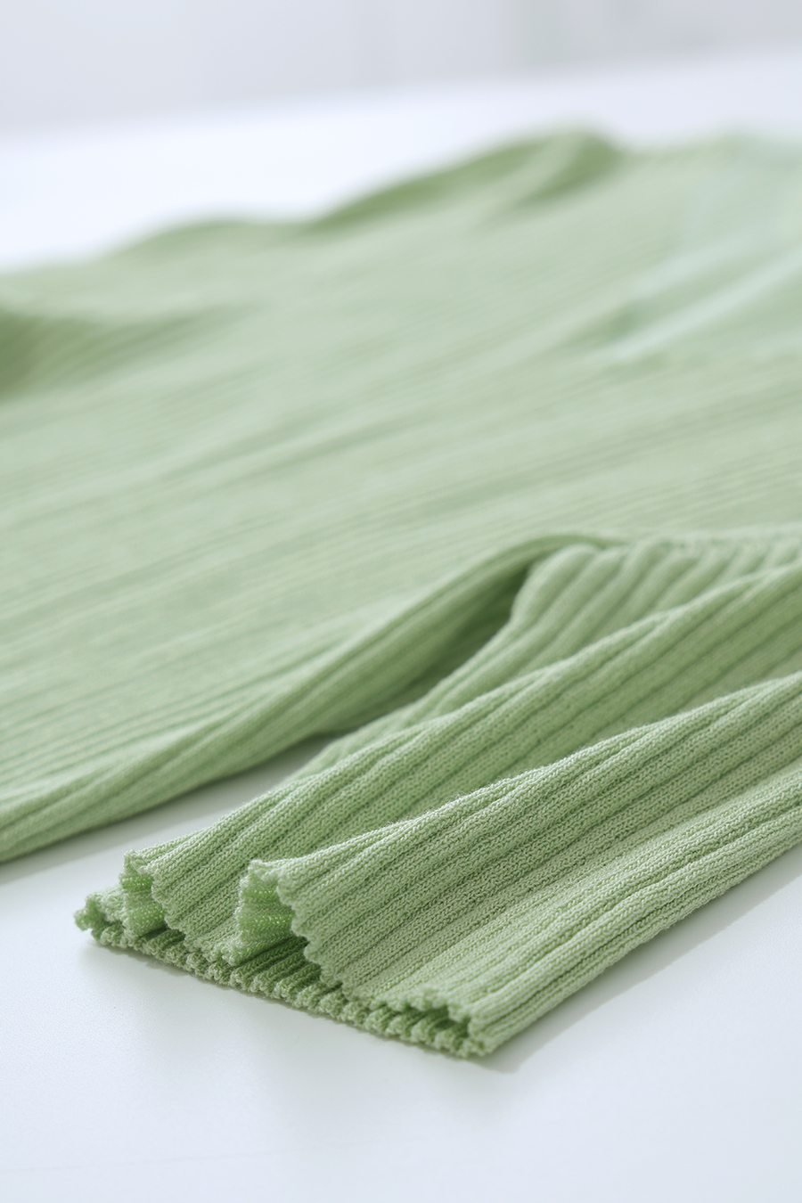Organza Spliced Knit Sweater|AMII