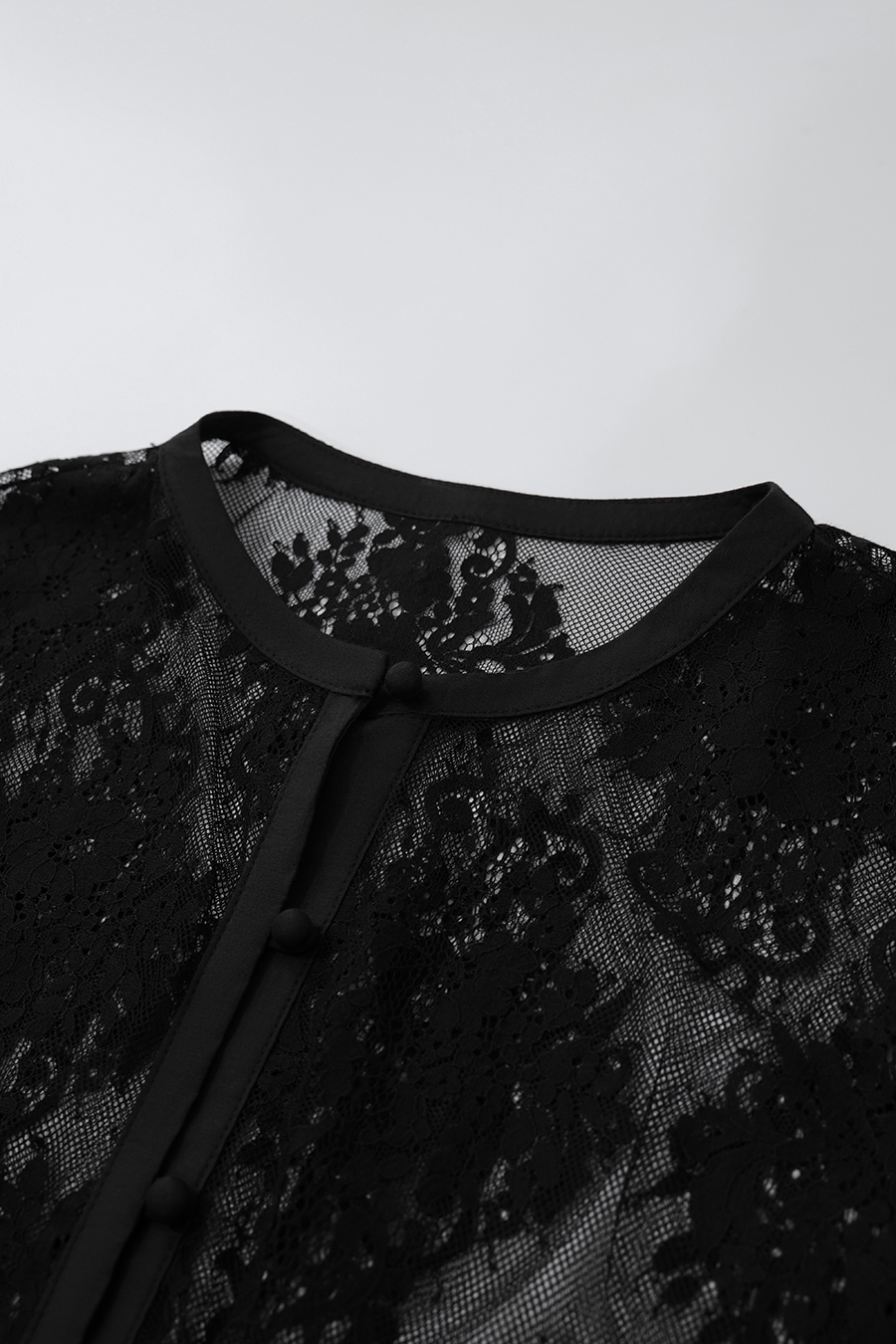 Round Neck Eyelash Lace Shirt | AMII