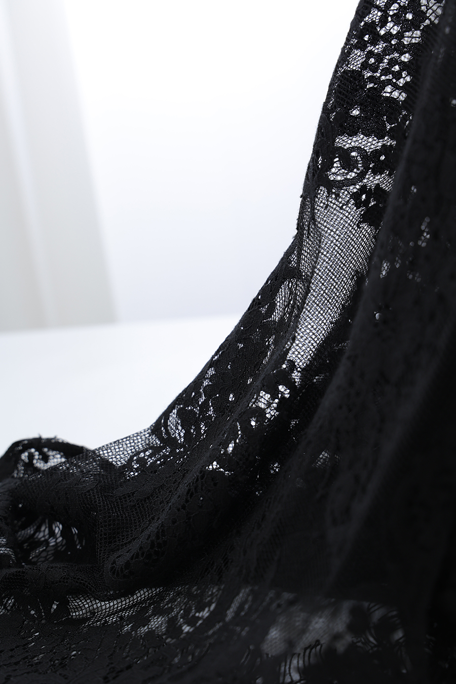 Round Neck Eyelash Lace Shirt | AMII