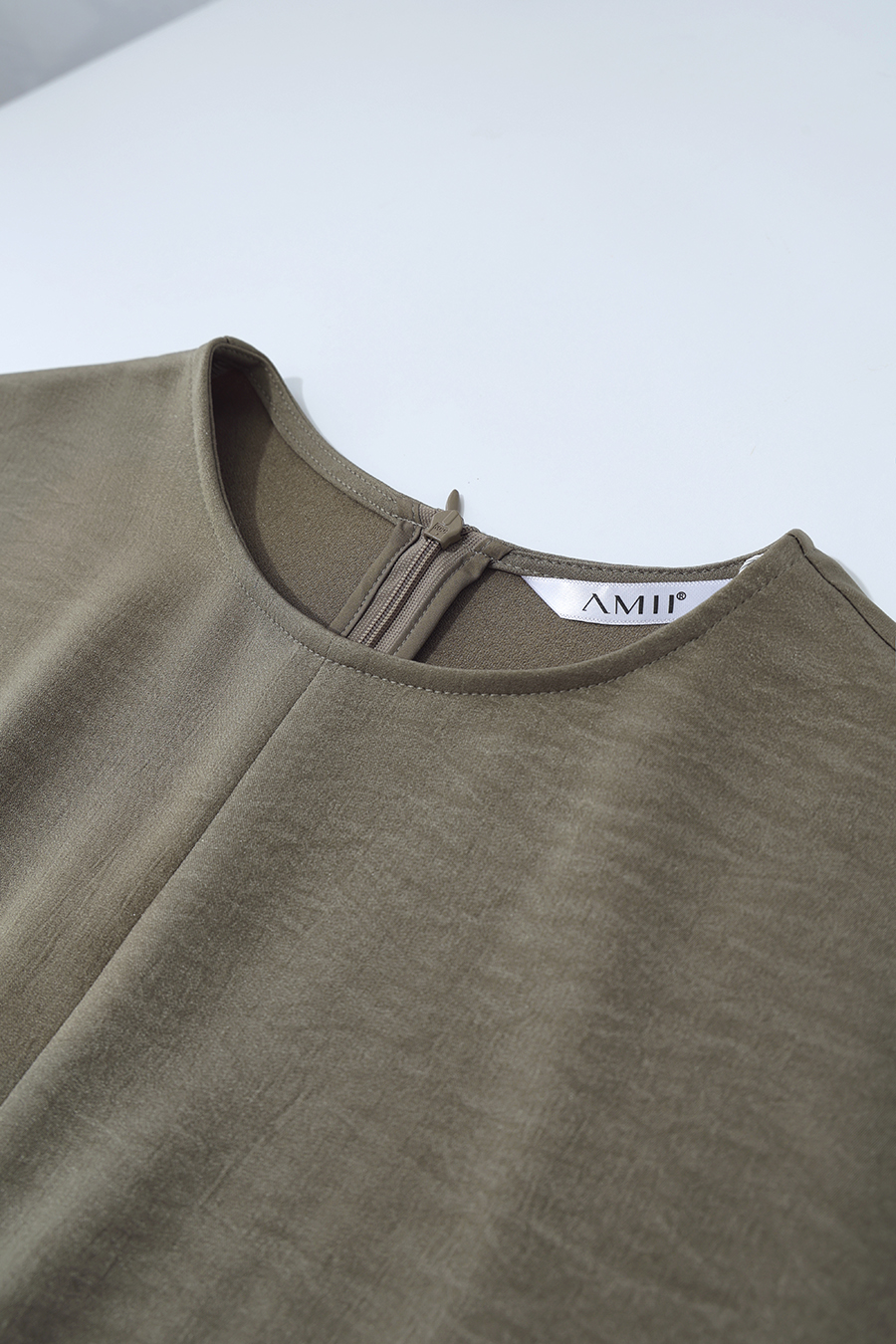 Commuter Satin Dress|AMII