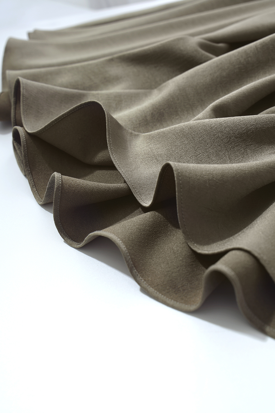 Commuter Satin Dress|AMII