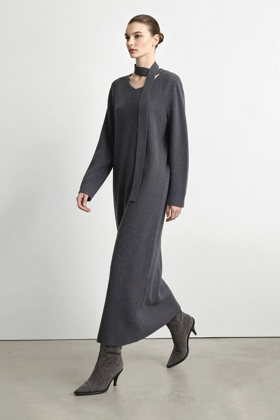 V-Neck Belted Dress|AMII