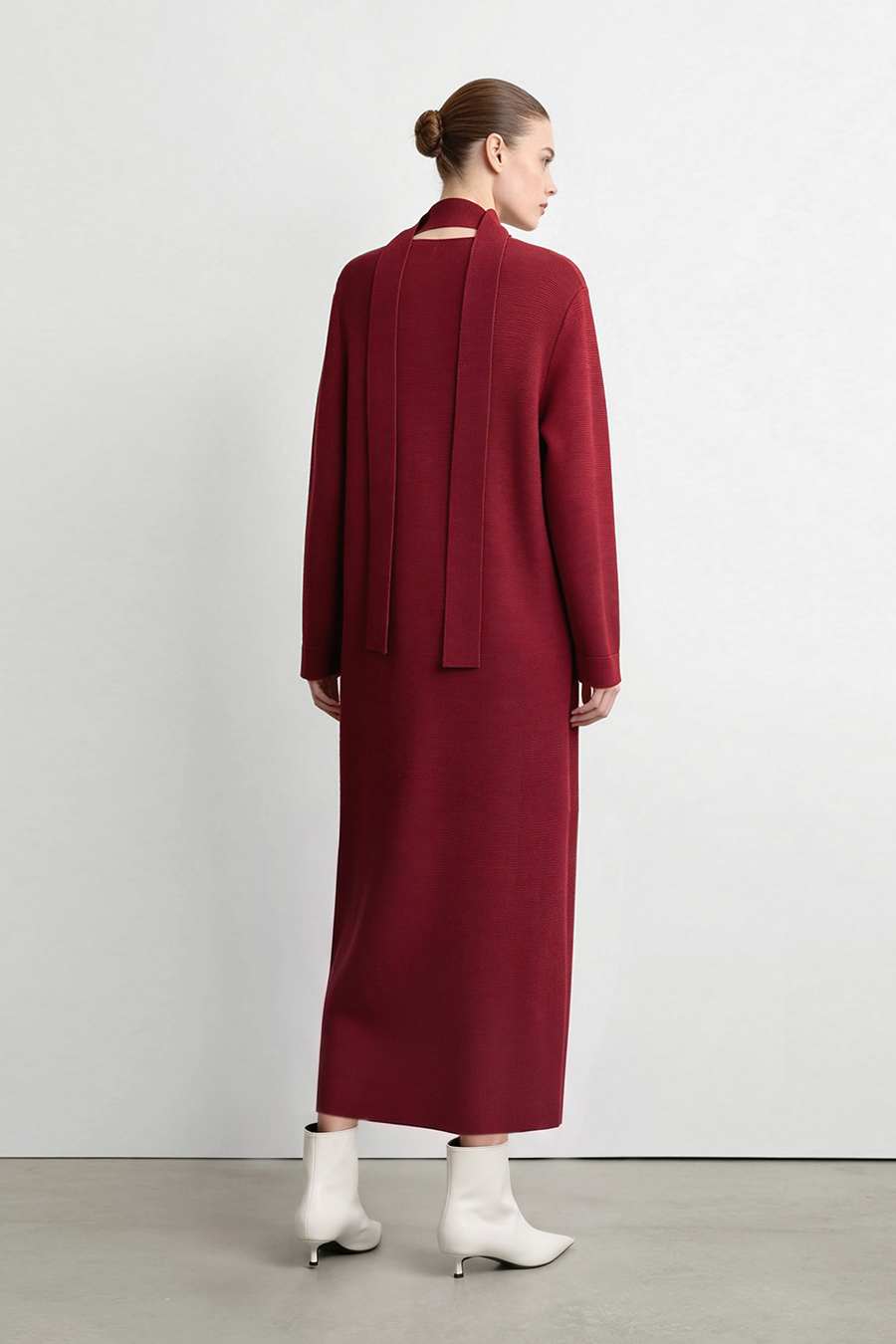 V-Neck Belted Dress|AMII
