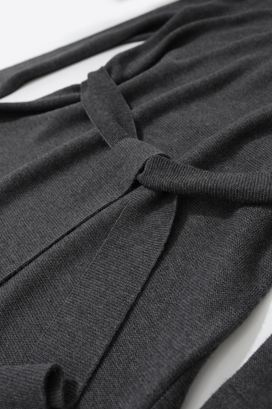 V-Neck Belted Dress|AMII