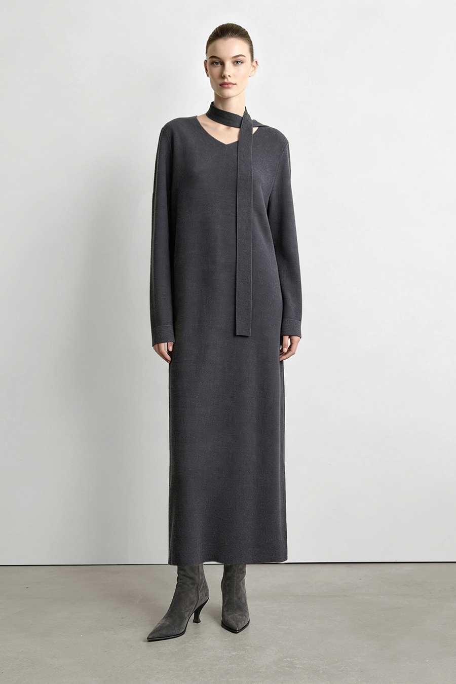 V-Neck Belted Dress|AMII