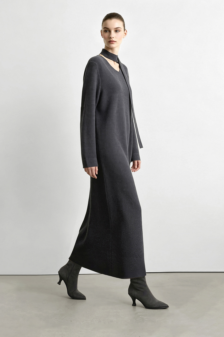 V-Neck Belted Dress|AMII