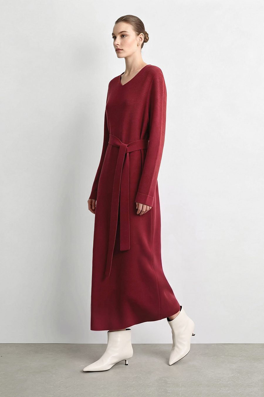 V-Neck Belted Dress|AMII