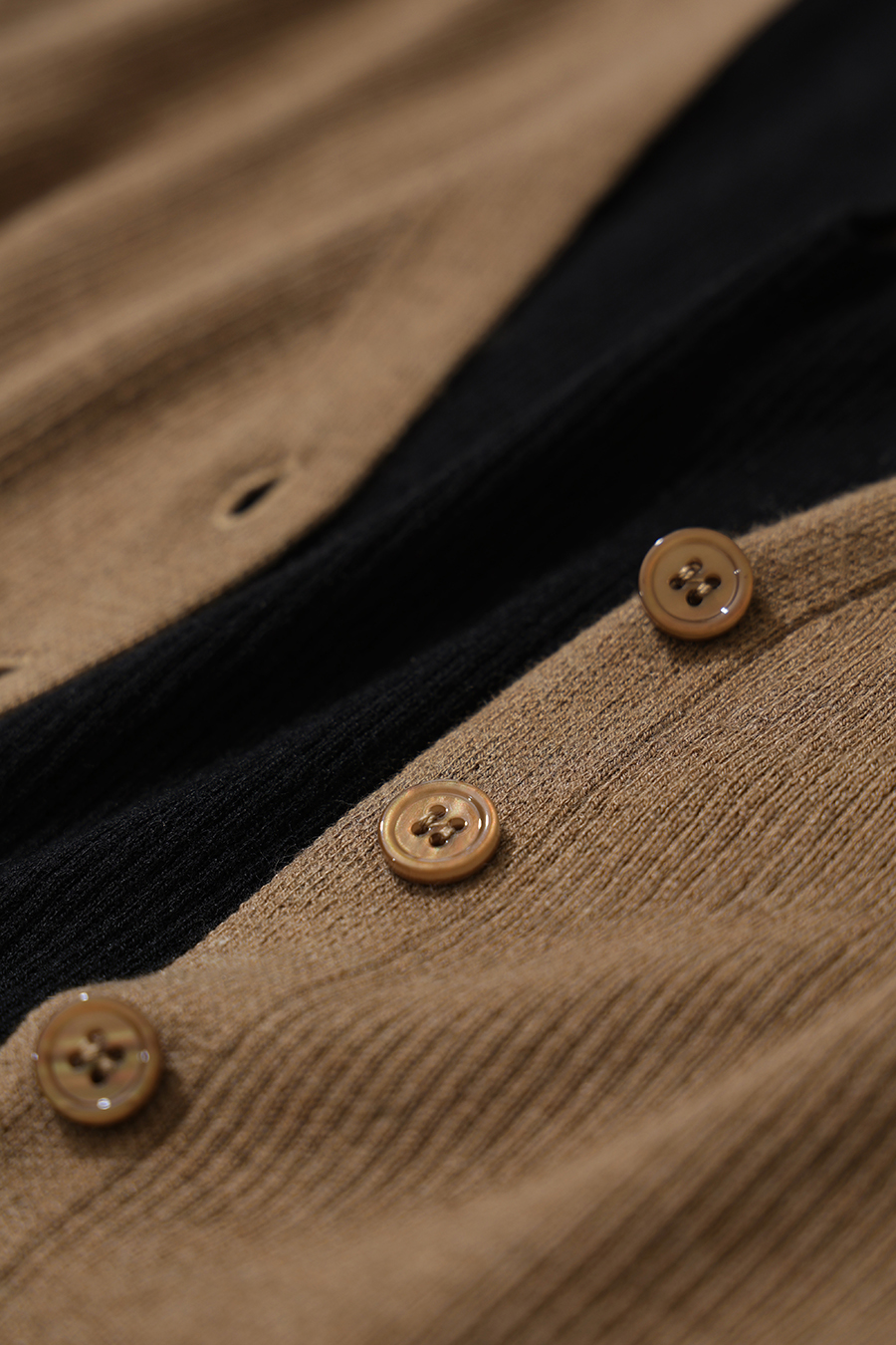 Faux‑Two‑Piece Cardigan|AMII