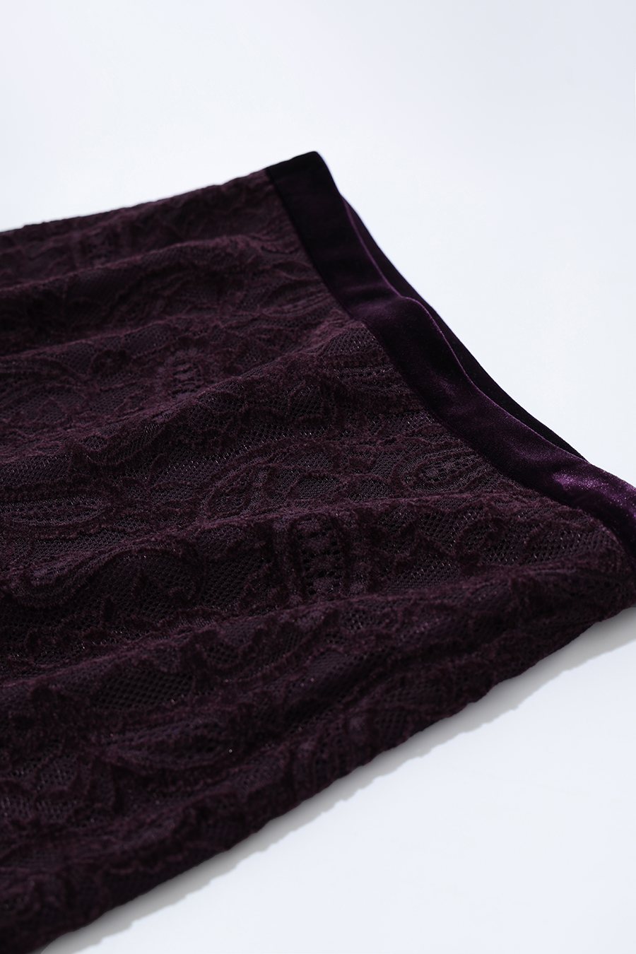 Velvet & Lace Panel Skirt | AMII