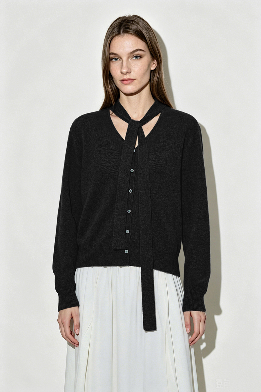 V-Neck Ribbon Knit Cardigan | AMII