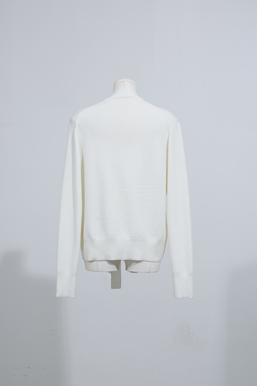 V-Neck Ribbon Knit Cardigan | AMII