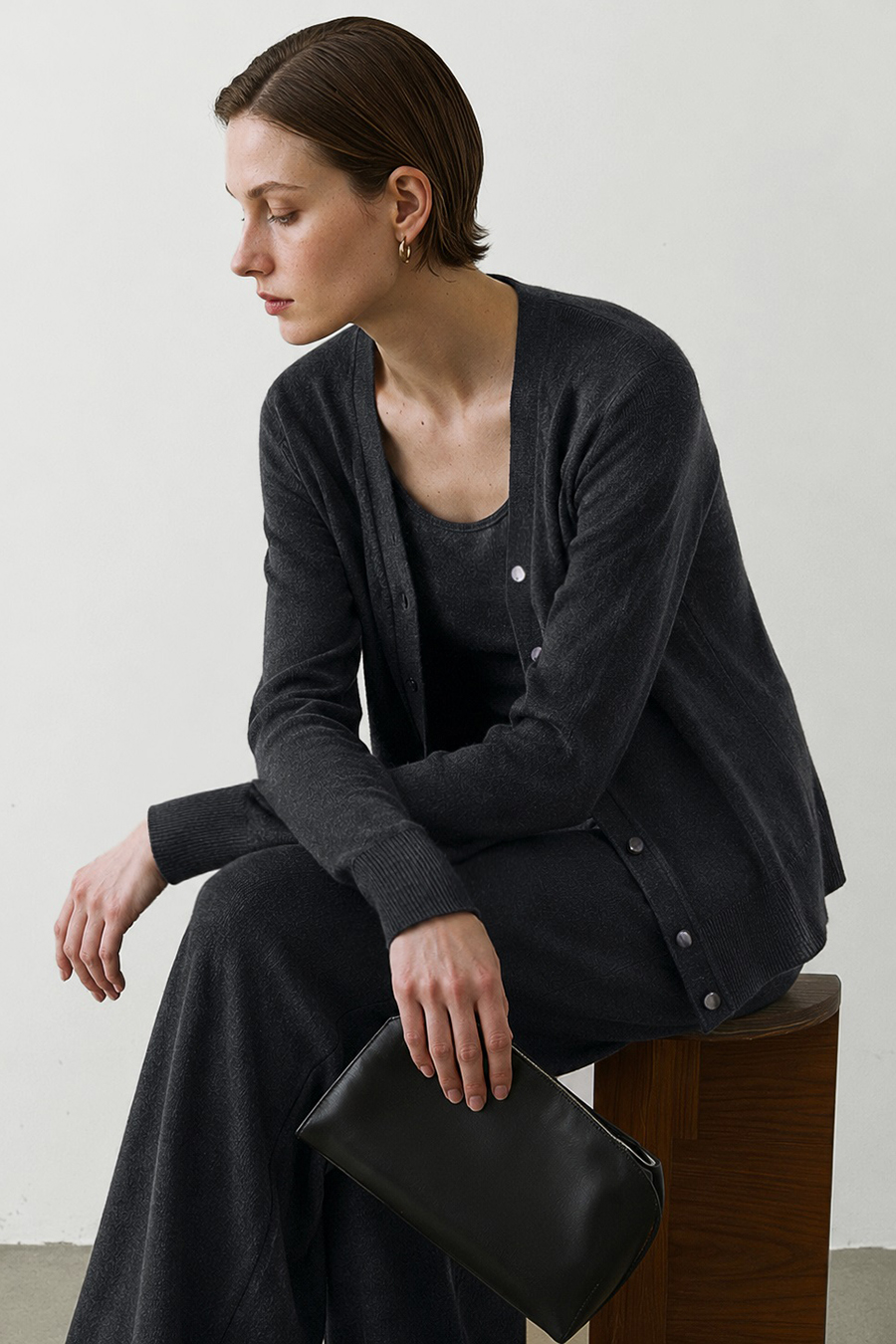 Versatile V-Neck Knit Cardigan | AMII