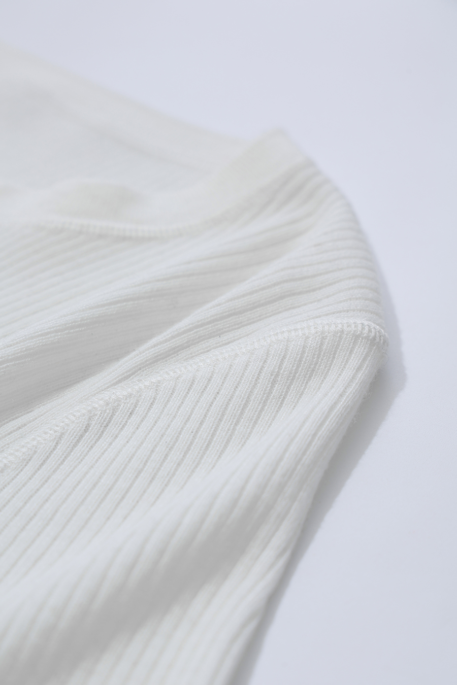 Crew Neck Half Placket Sweater | AMII