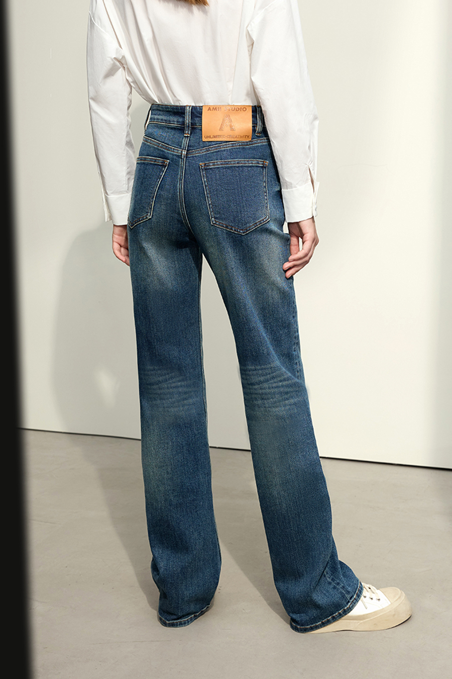 Versatile Straight Leg Jeans | AMII