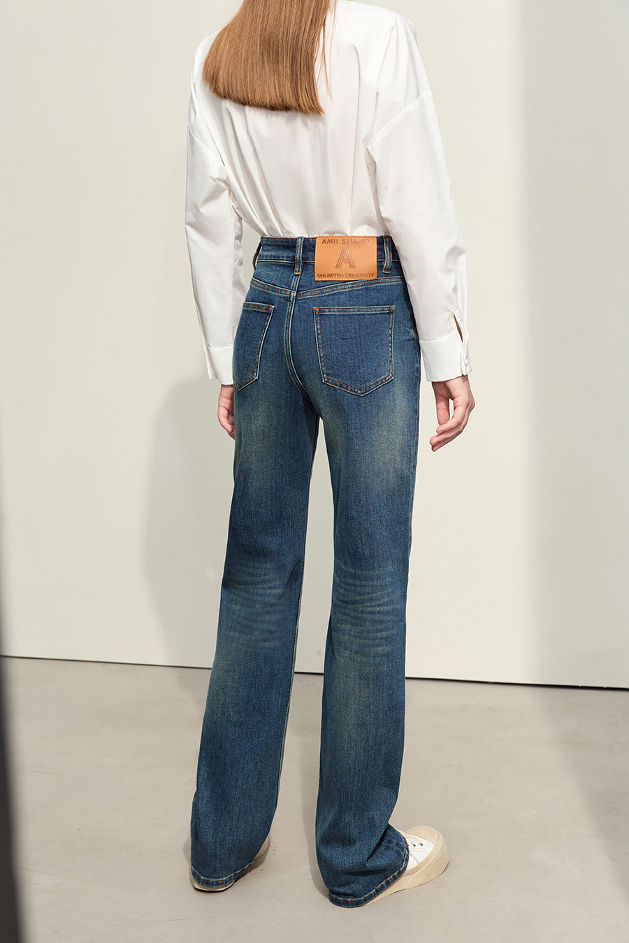 Versatile Straight Leg Jeans | AMII