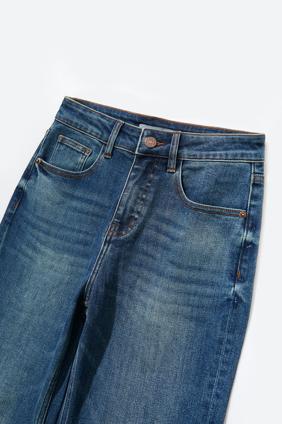 Versatile Straight Leg Jeans | AMII