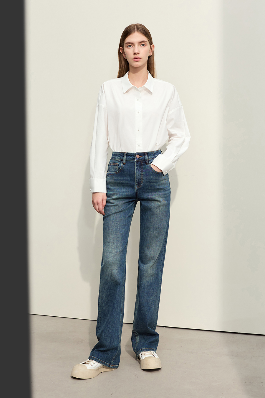 Versatile Straight Leg Jeans | AMII