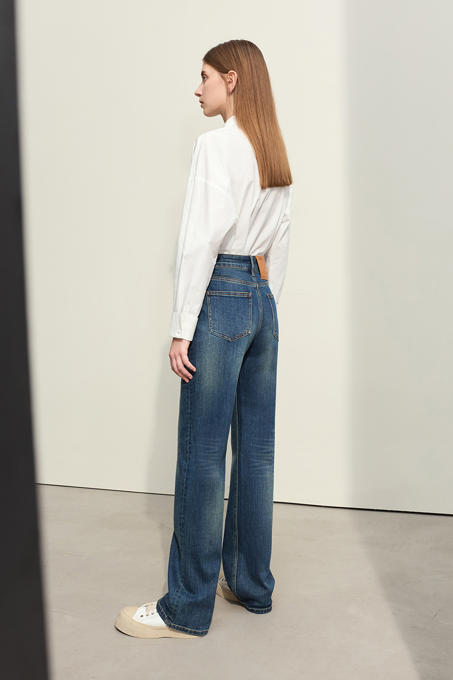 Versatile Straight Leg Jeans | AMII