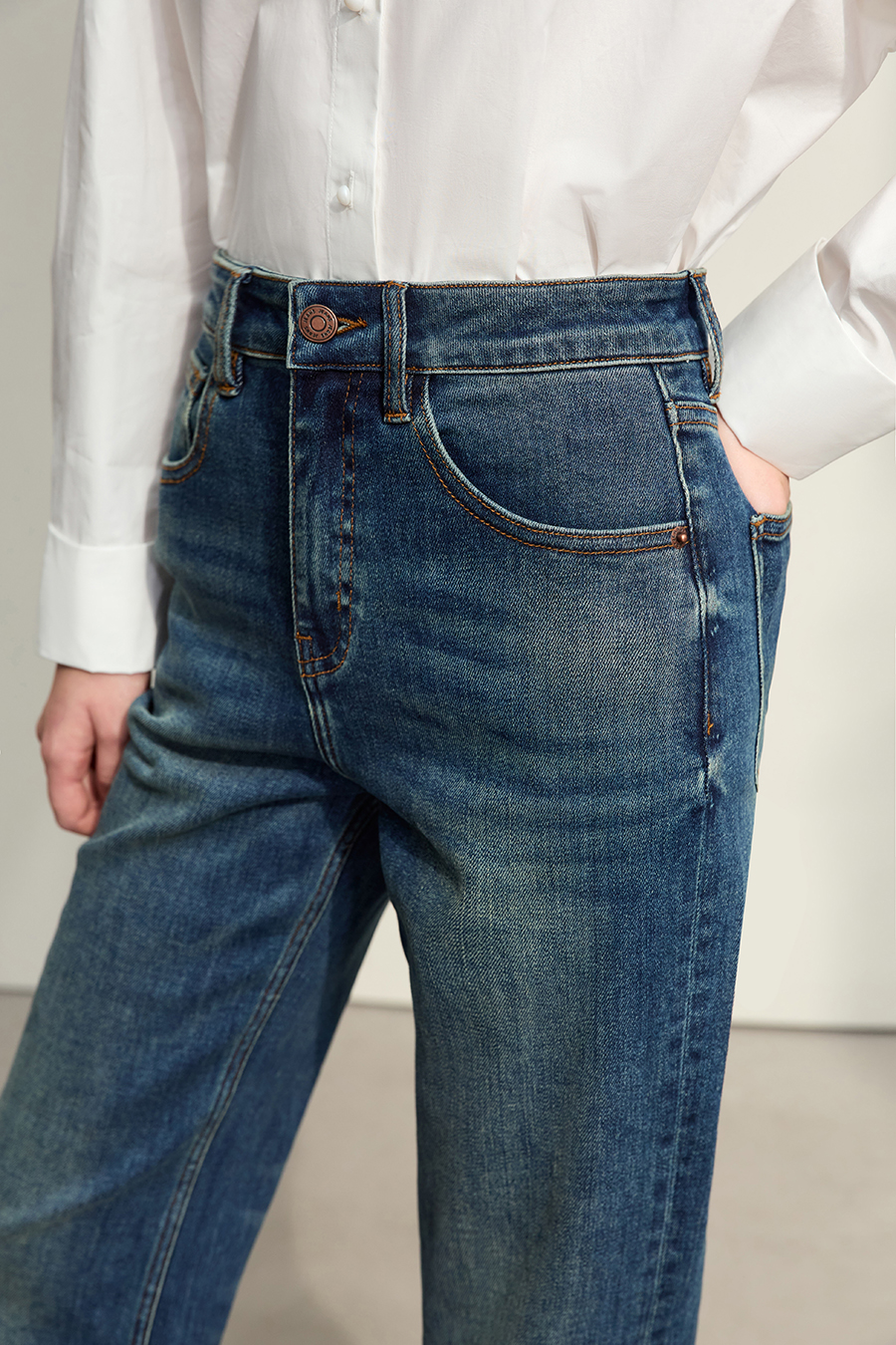 Versatile Straight Leg Jeans | AMII