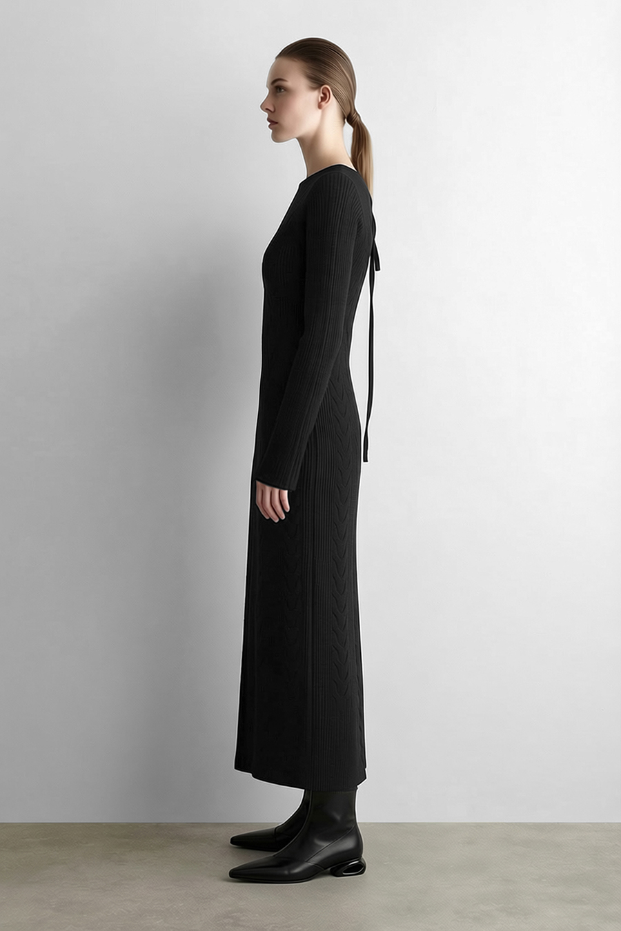 V-Neck Cable Knit Dress | AMII