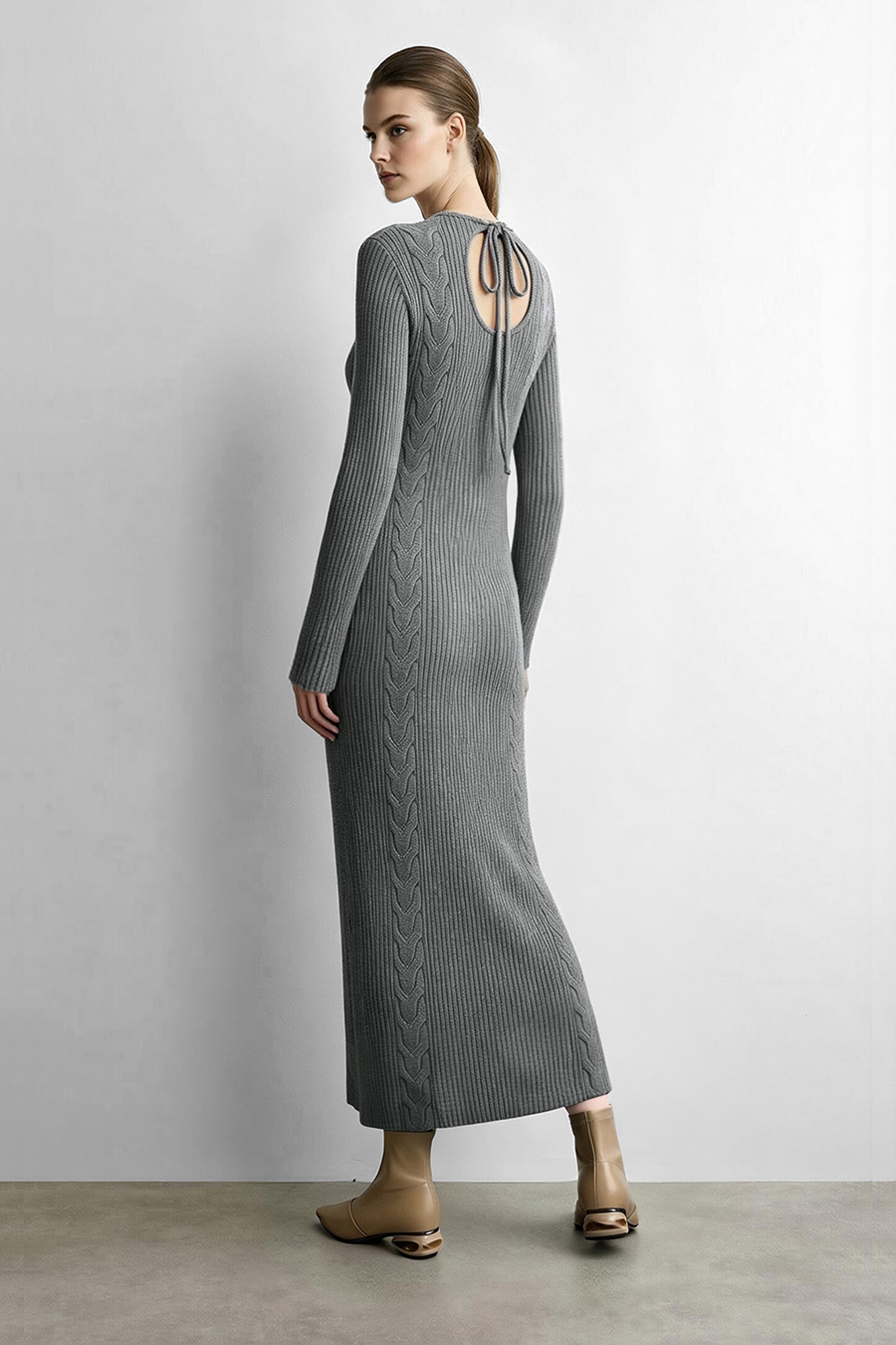 V-Neck Cable Knit Dress | AMII