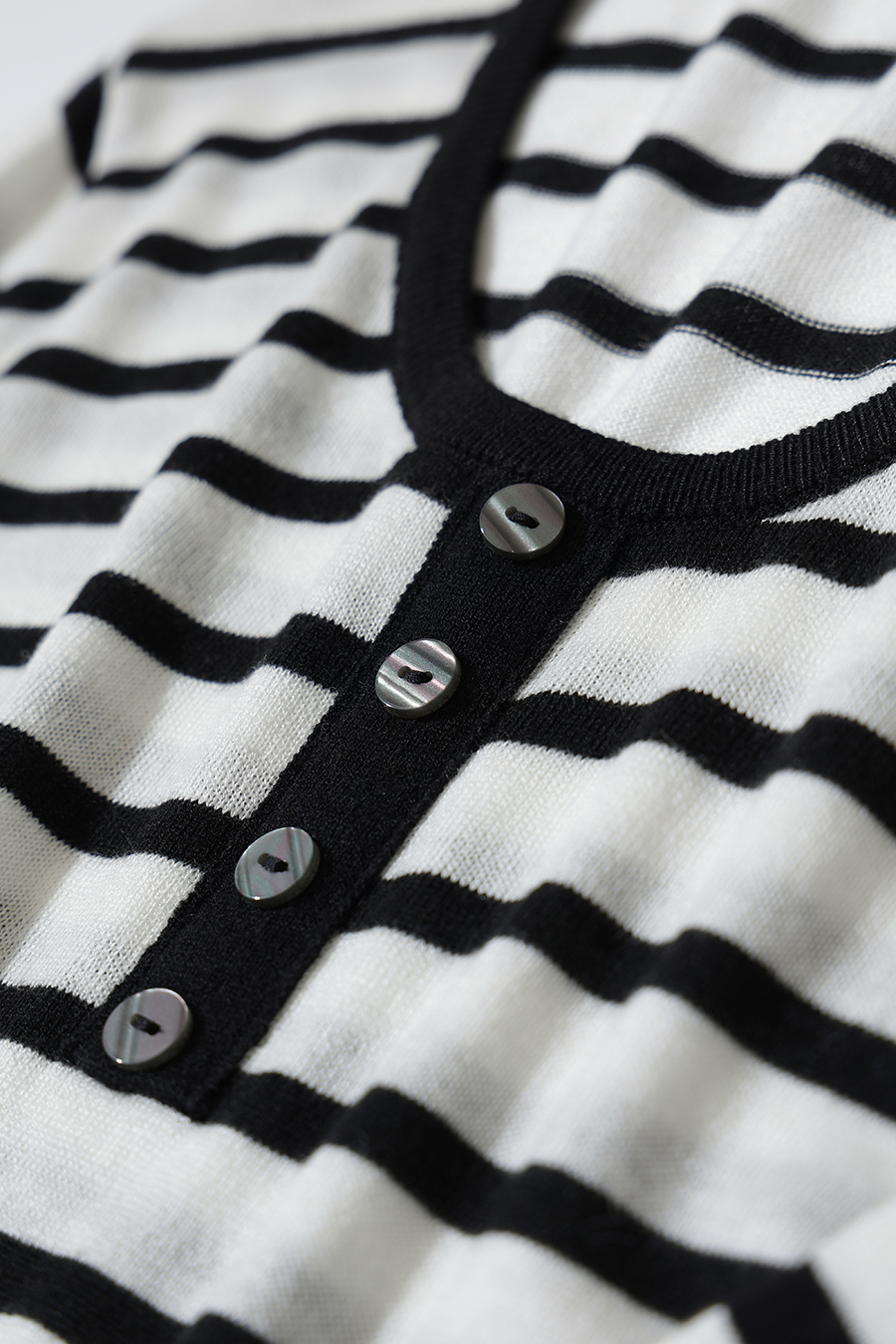 Striped Henley Sweater|AMII