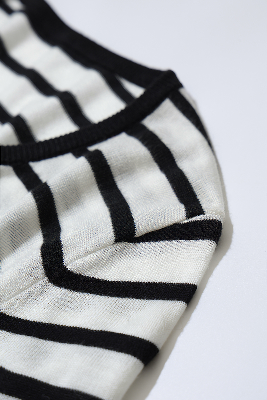 Striped Henley Sweater|AMII