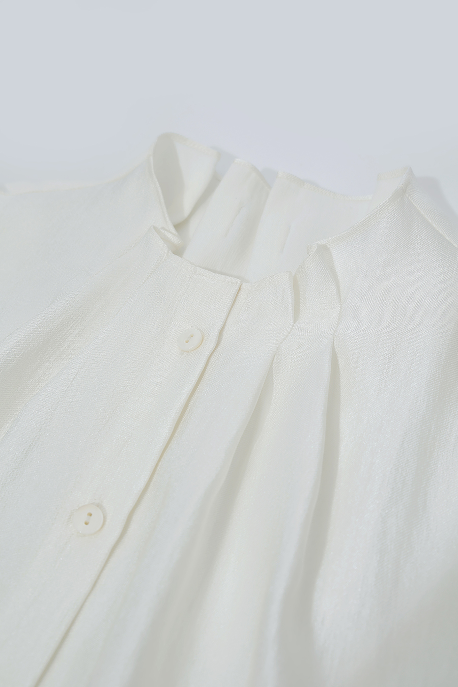 Pleated Stand Collar Lustrous Shirt|AMII