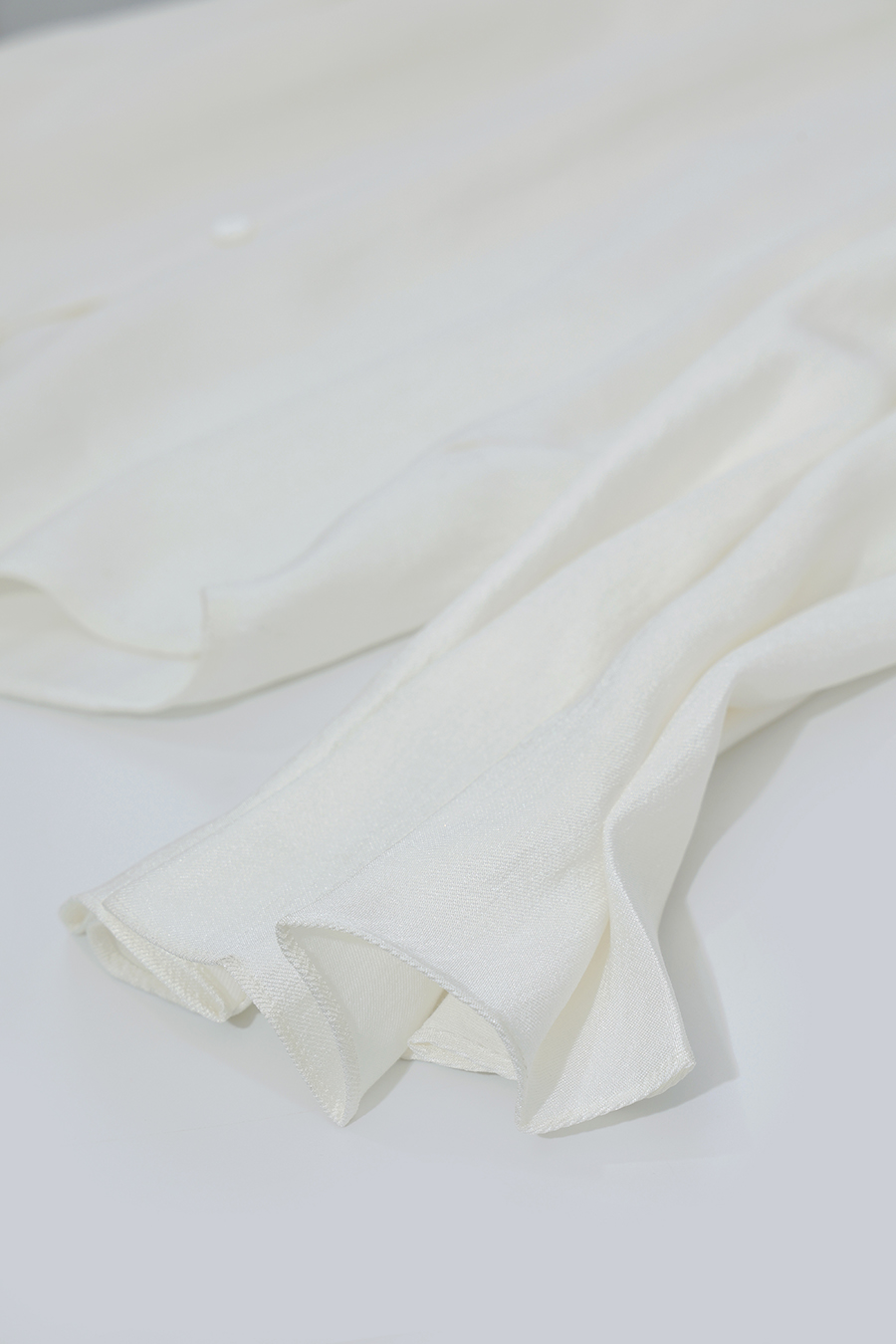 Pleated Stand Collar Lustrous Shirt|AMII