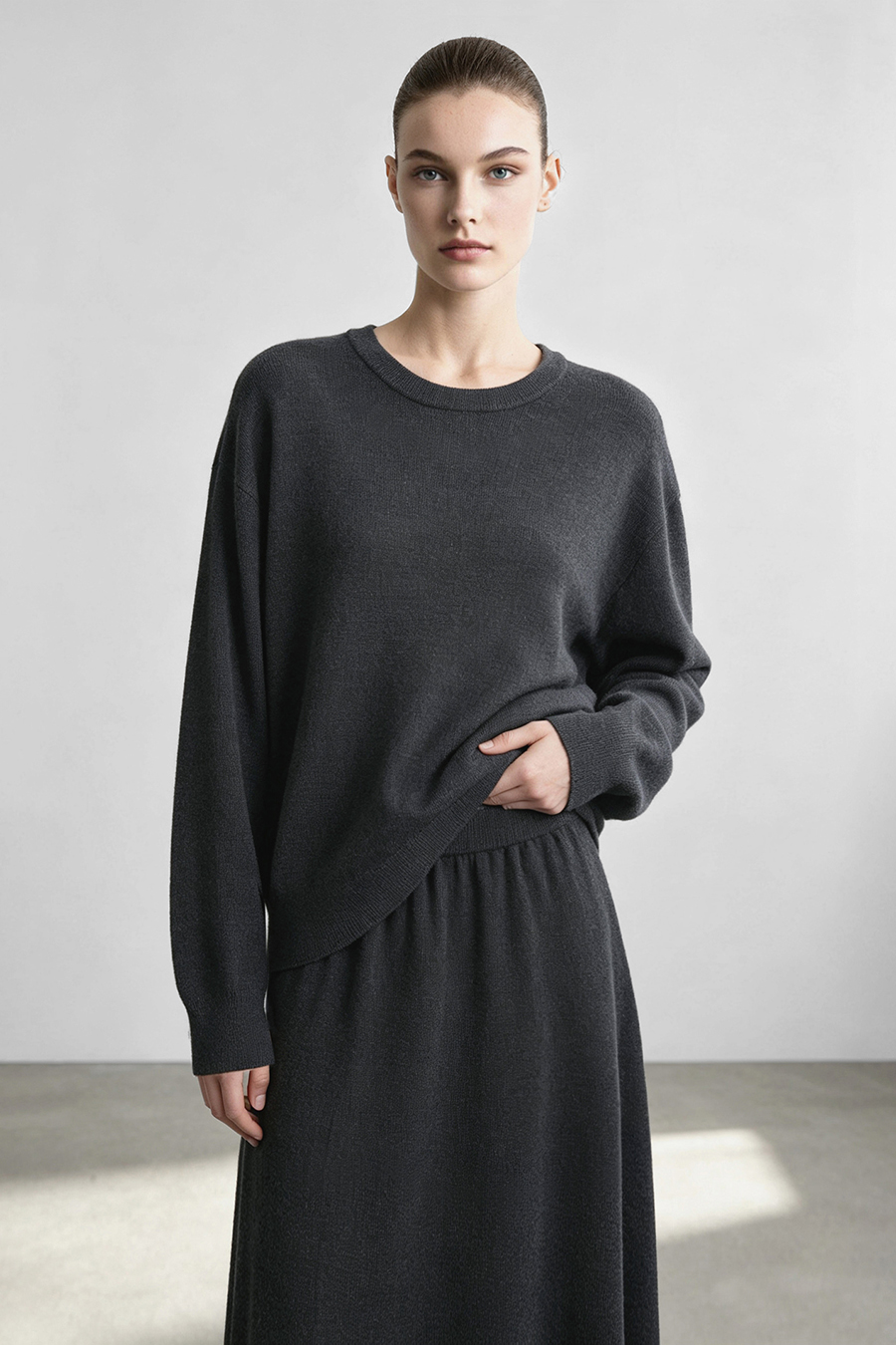 Crew Neck Loose-Fit Long Sleeve Sweater|AMII