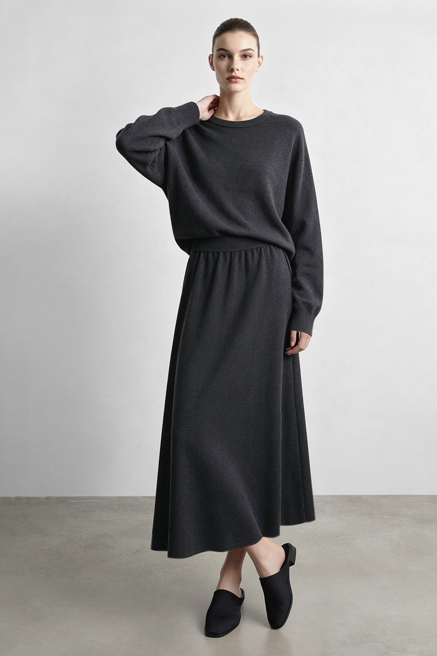Crew Neck Loose-Fit Long Sleeve Sweater|AMII