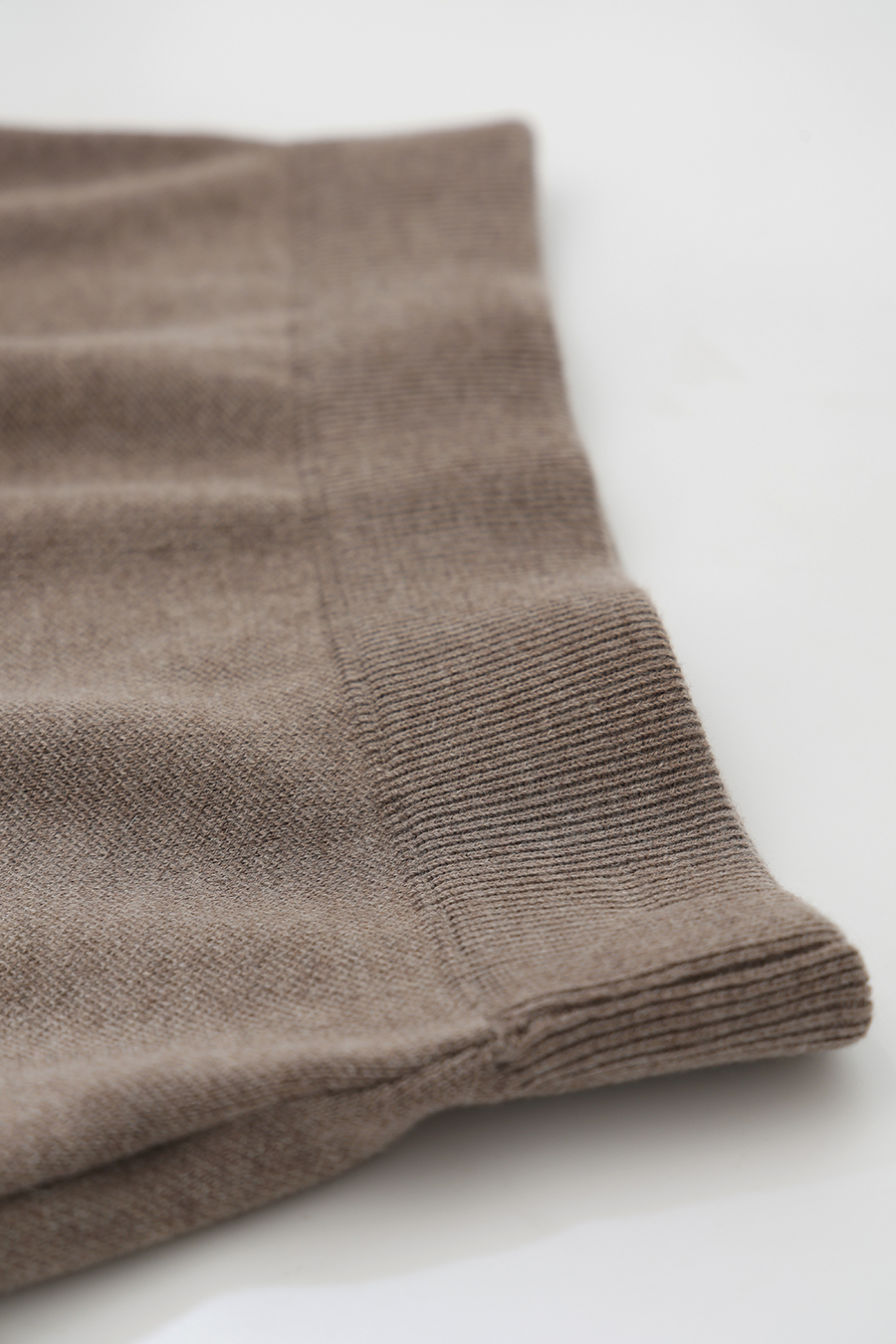 Back-Slit Knit Skirt|AMII