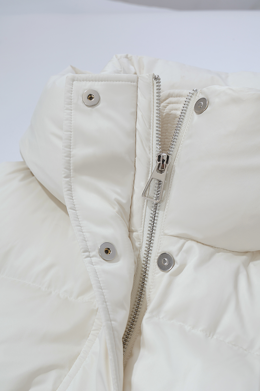 Hooded Down Jacket with Embossed Leather Patch|AMII