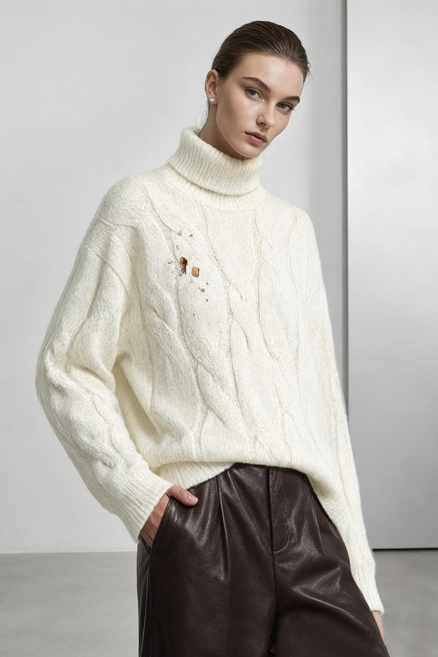 Bead-Embellished Floral Knit Sweater|AMII