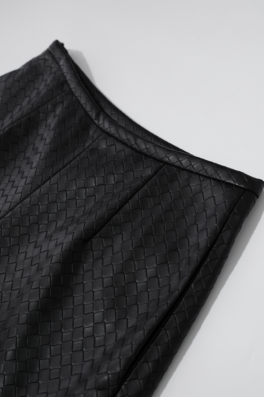 Textured Eco‑Leather Shorts|AMII