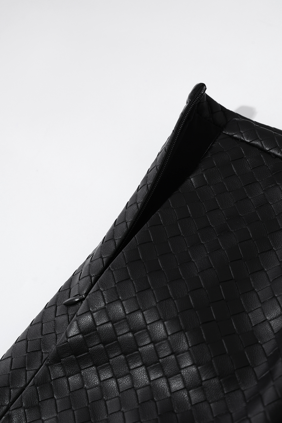 Textured Eco‑Leather Shorts|AMII