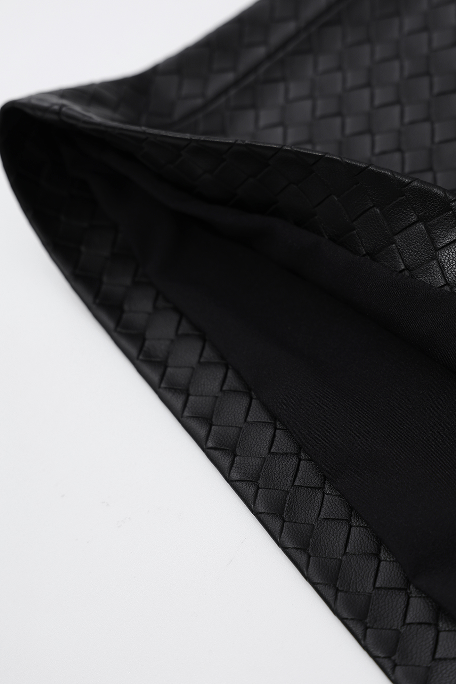 Textured Eco‑Leather Shorts|AMII