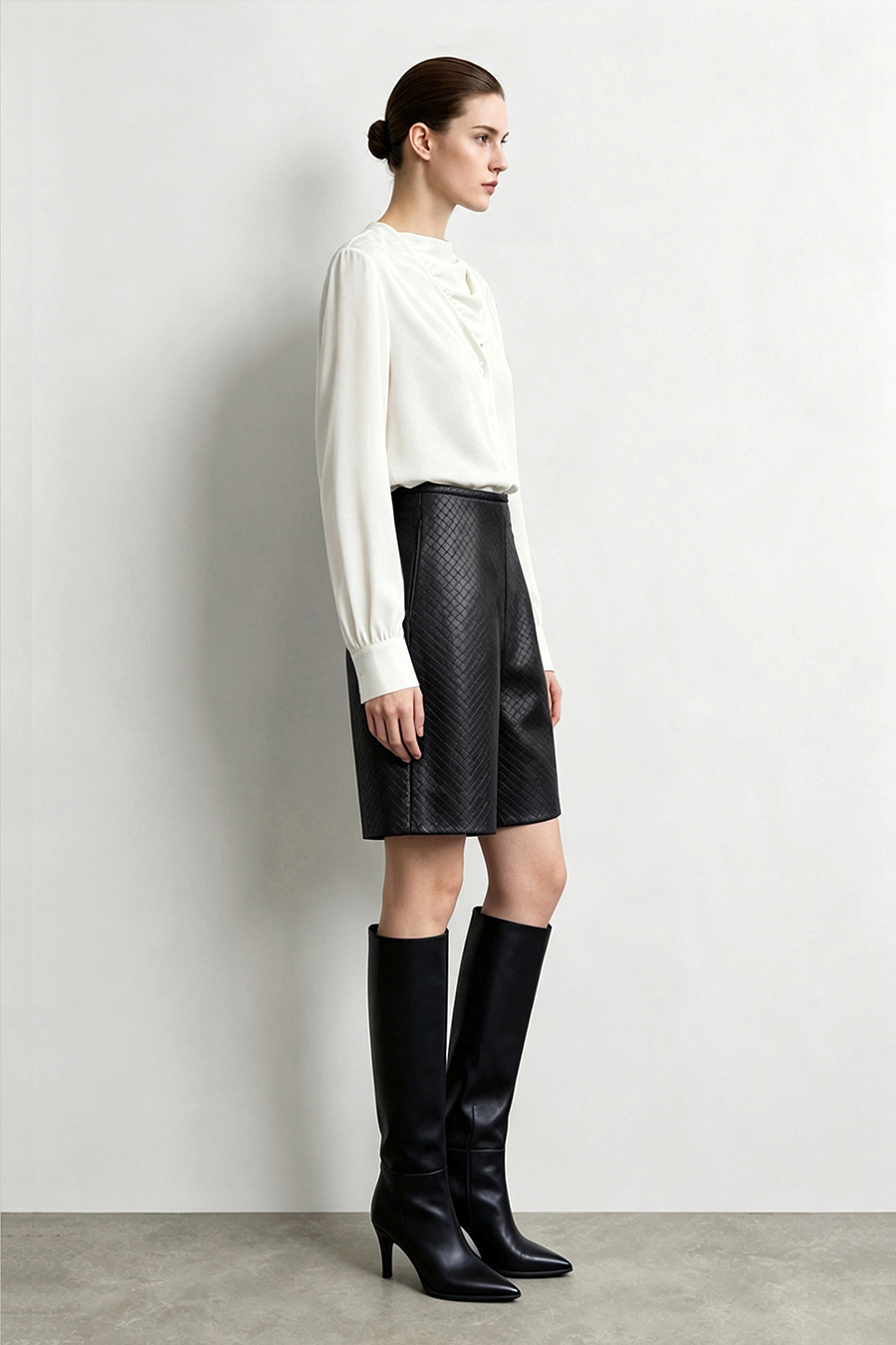 Textured Eco‑Leather Shorts|AMII
