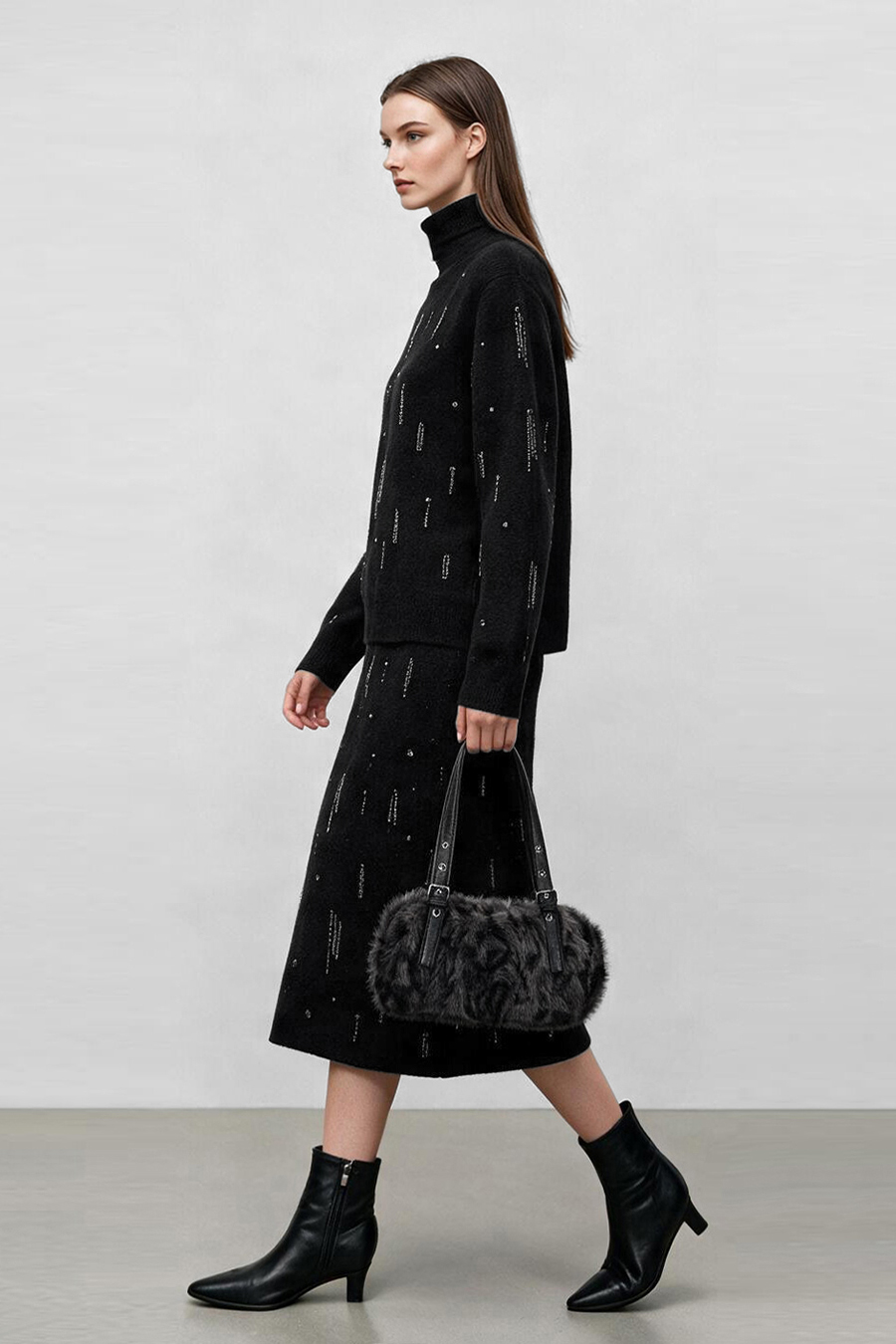 Tube Bead & Sequin Embellished Sweater|AMII
