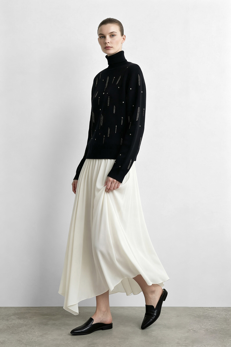 Tube Bead & Sequin Embellished Sweater|AMII