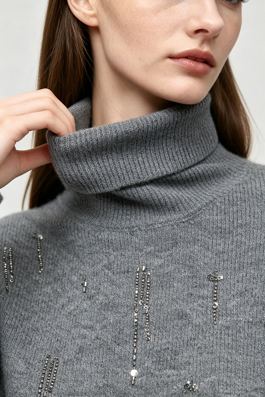 Tube Bead & Sequin Embellished Sweater|AMII