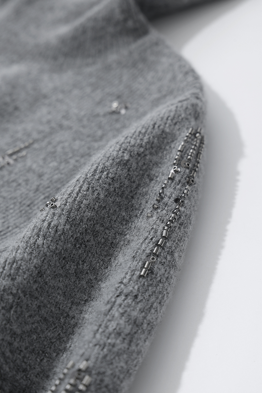 Tube Bead & Sequin Embellished Sweater|AMII