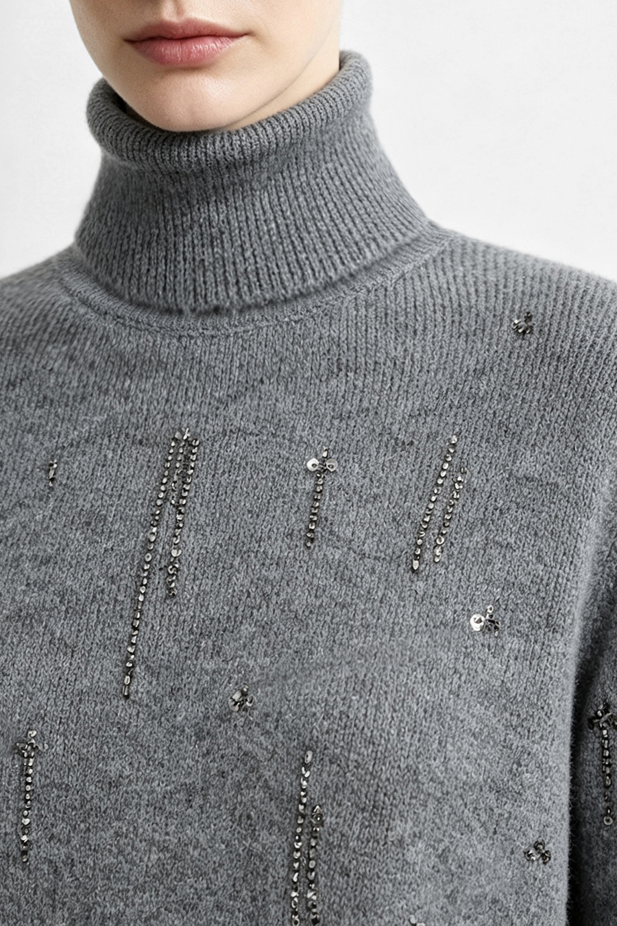 Tube Bead & Sequin Embellished Sweater|AMII