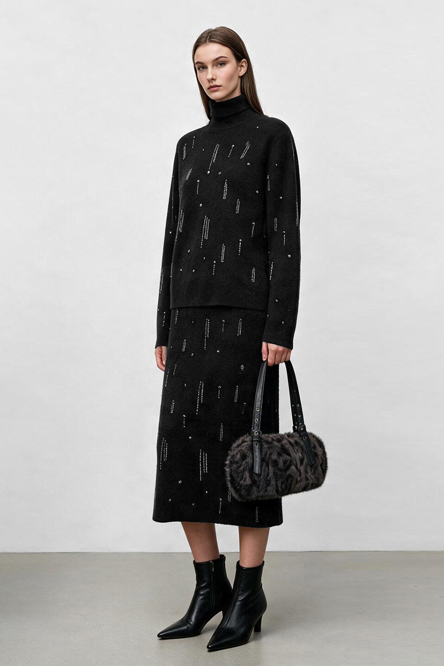 Beaded Embroidered Slit Skirt|AMII
