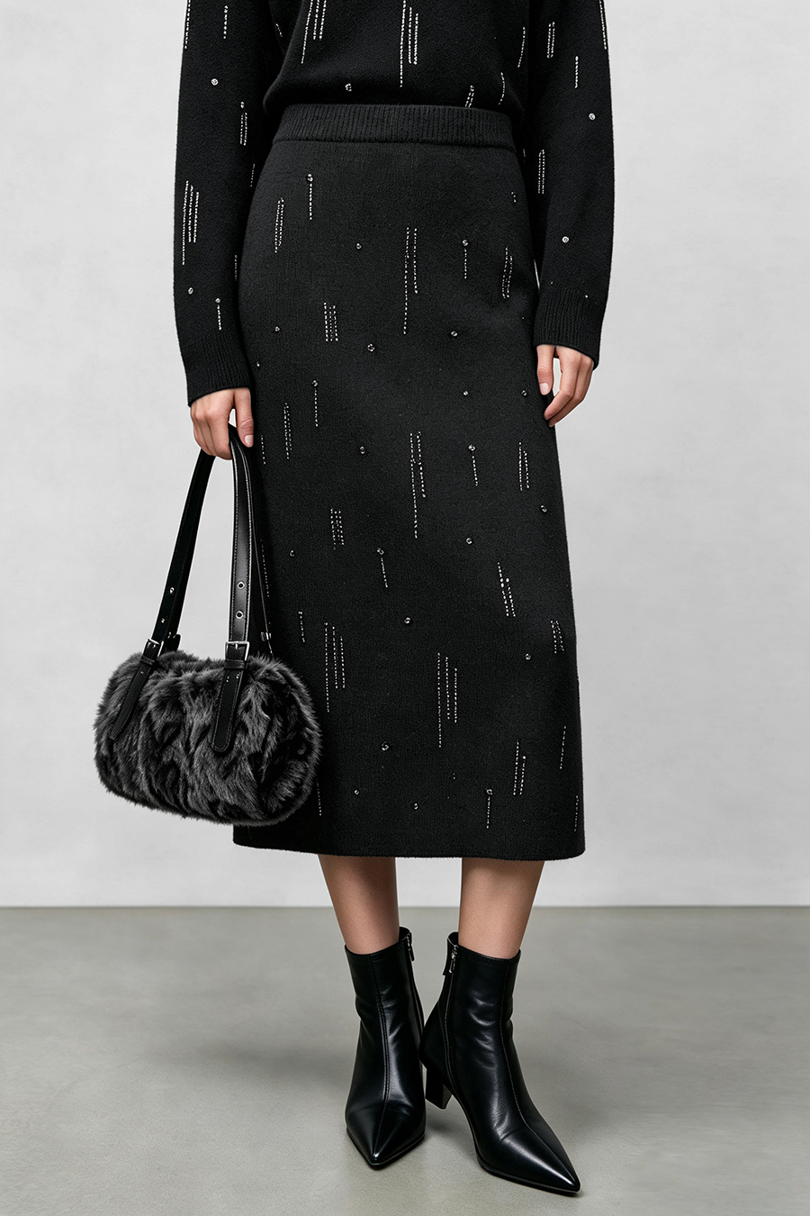Beaded Embroidered Slit Skirt|AMII