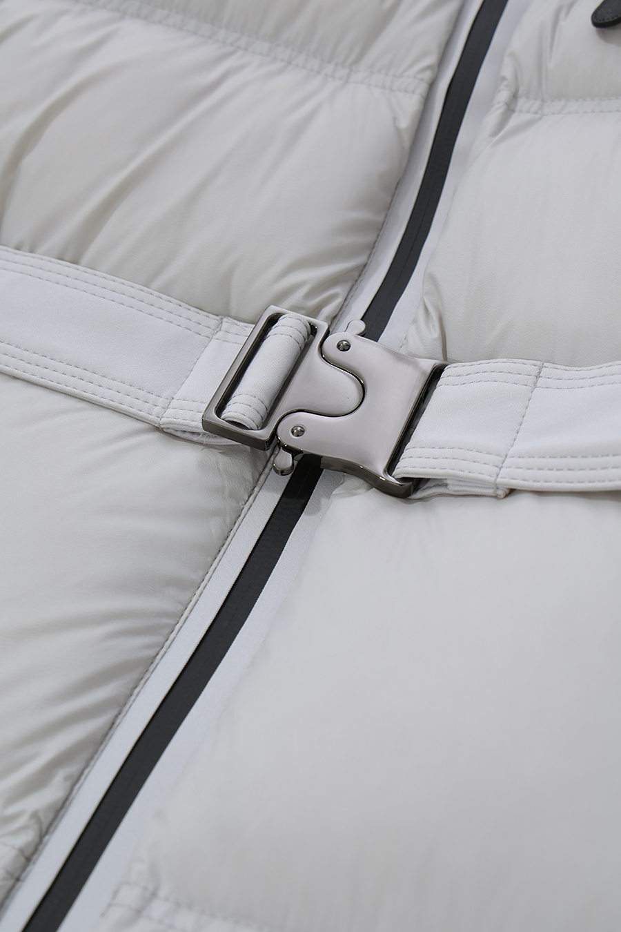 Hooded Belted Down Jacket|AMII