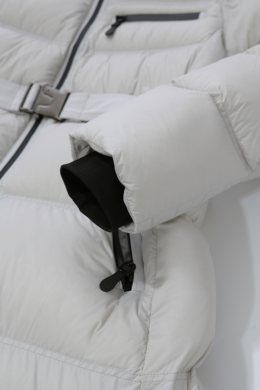 Hooded Belted Down Jacket|AMII