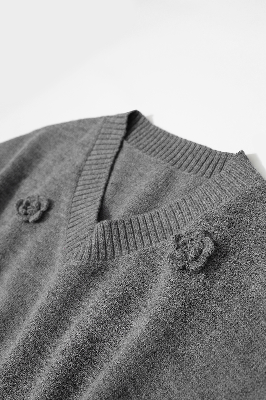 V-Neck Drop-Shoulder Crochet Sweater|AMII
